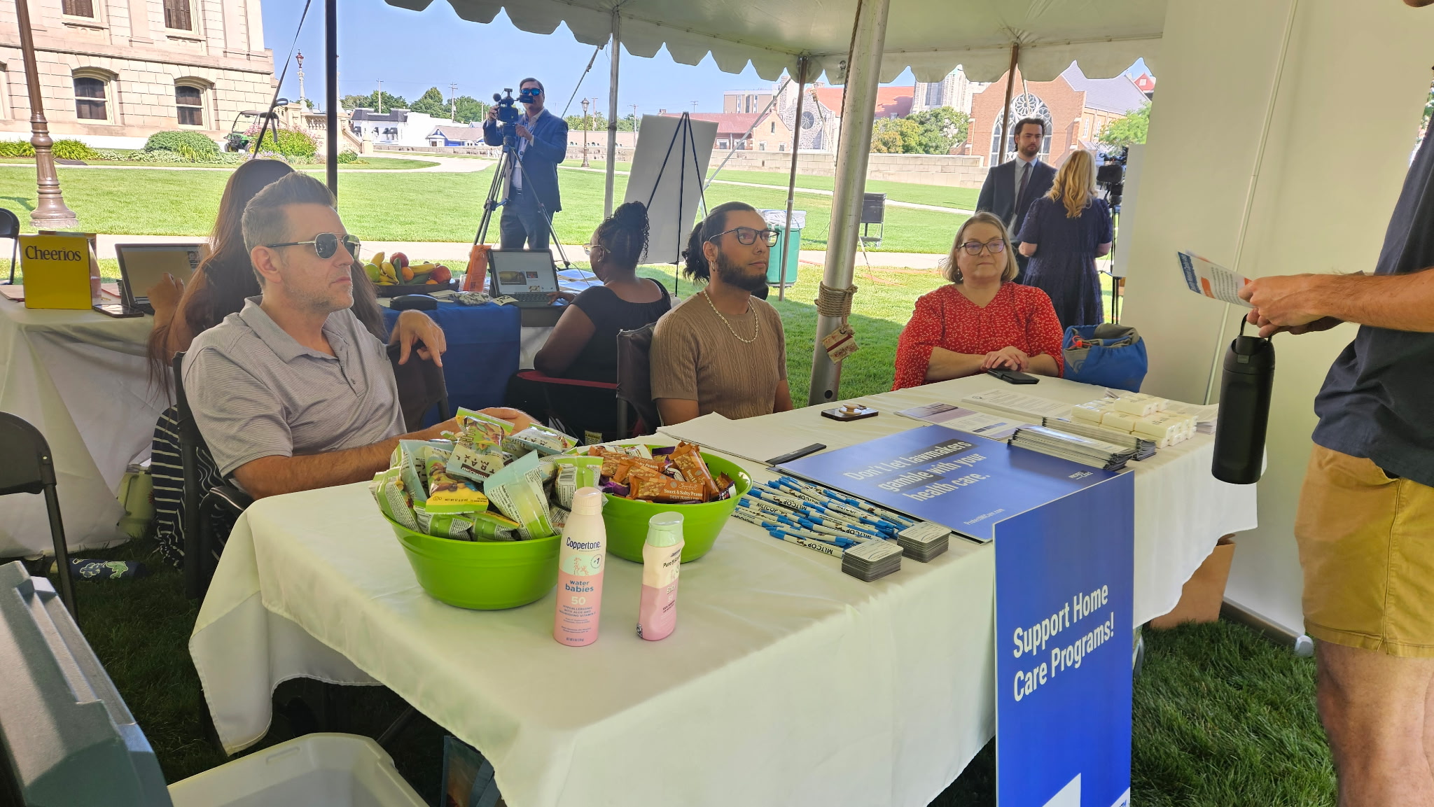 MEJI Staff Join Lt. Gov. Gilchrist in March for Medicaid